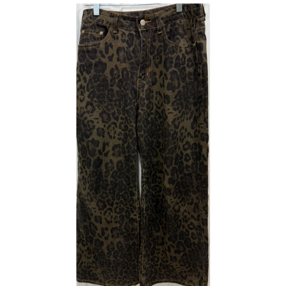 Leopard Print High-Wasted Jeans